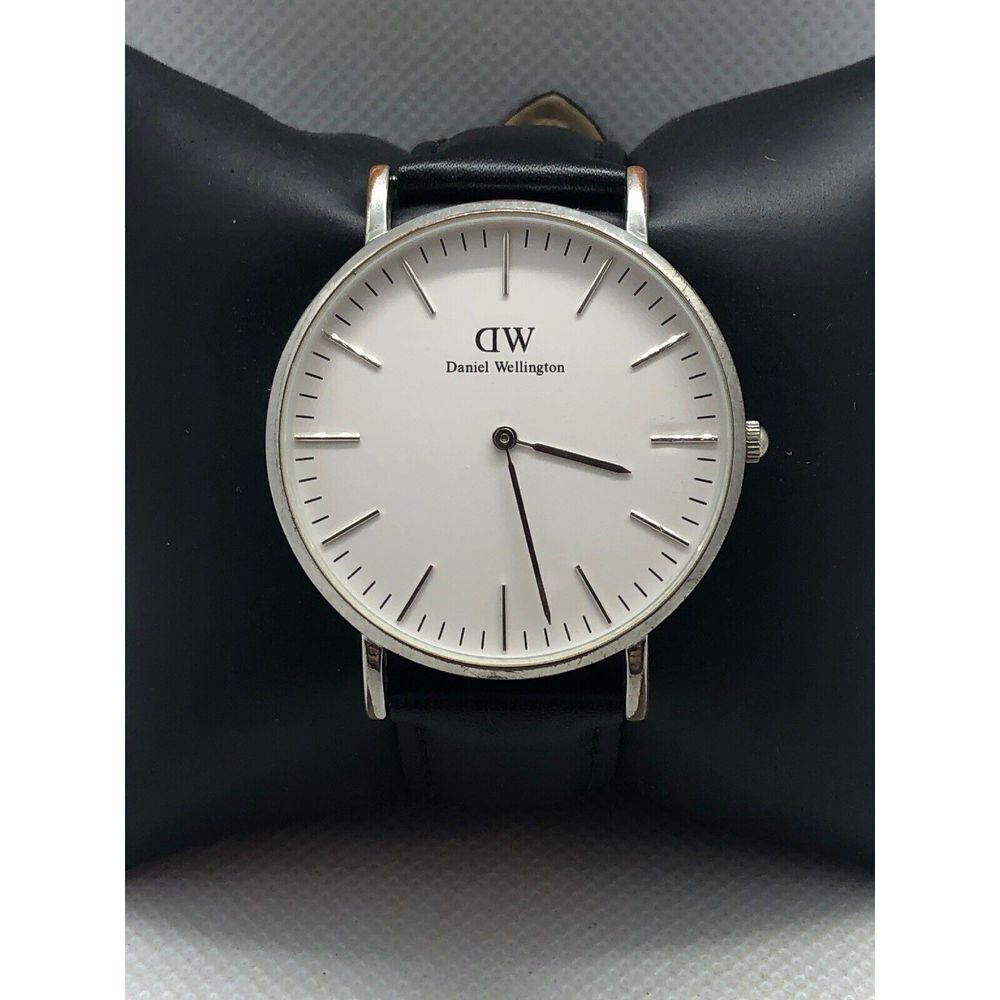 Daniel Wellington 01110113382 Unisex Leather Analog White Dial Quartz Watch ZZ21
